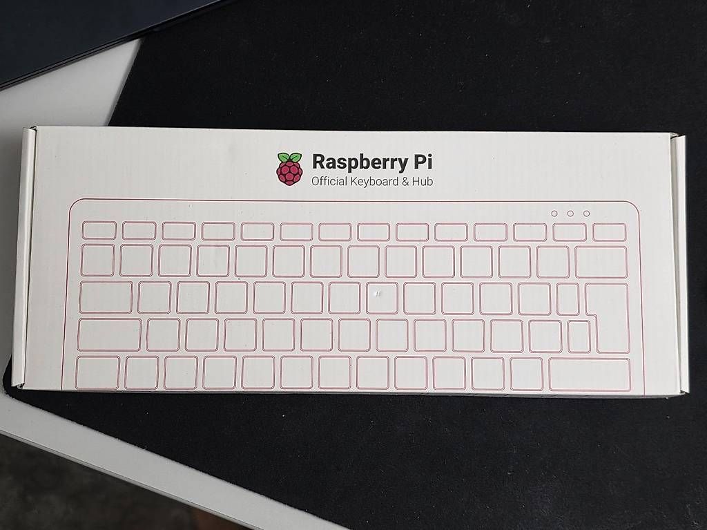 Tastiere: Raspberry Pi Official Keyboard & Hub DE QWERTZ OVP – Usato da Dietlikon venduto da Bonamesa