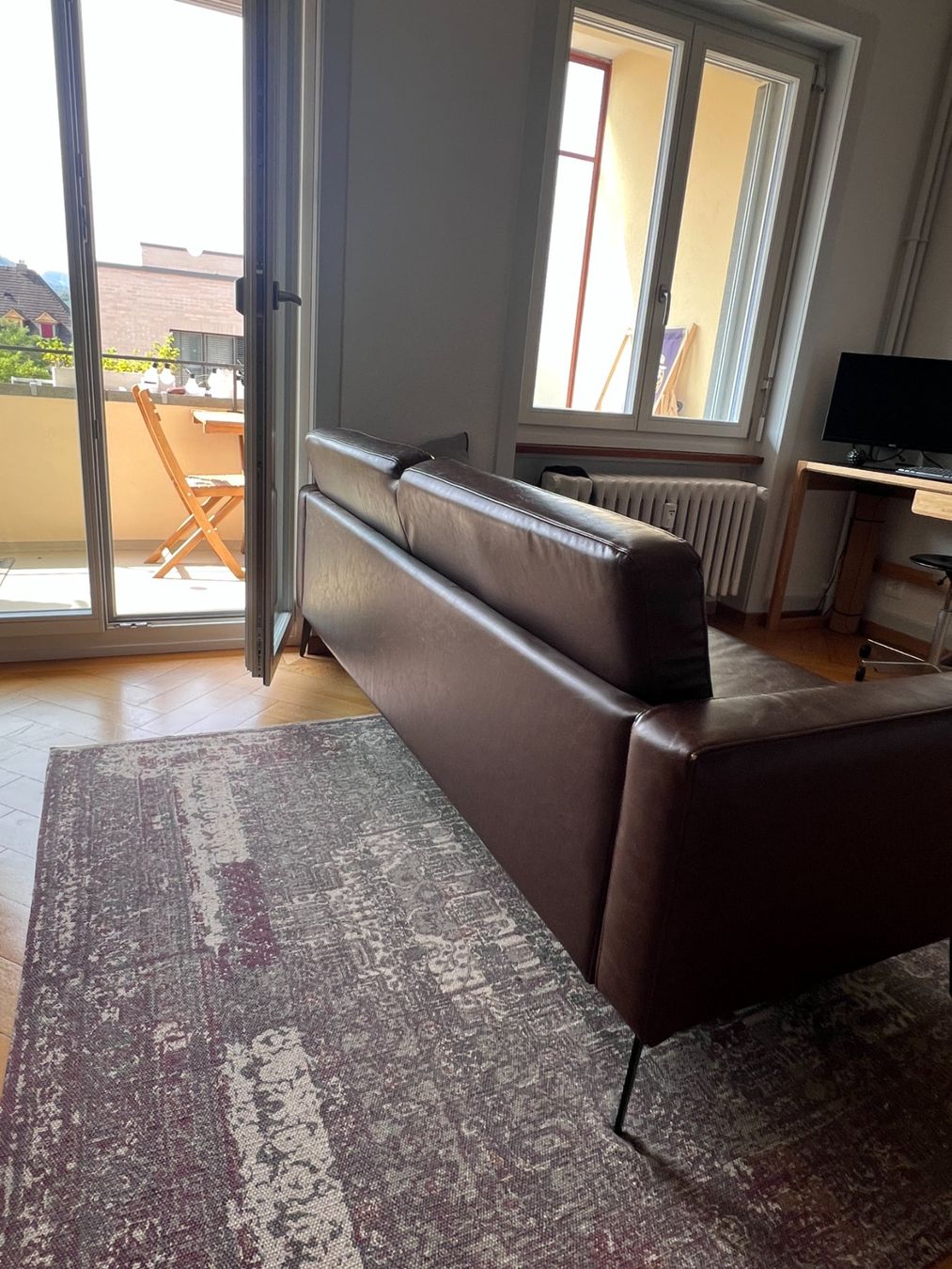 Sofas: Sofa braun Kunstleder 2-Sitzer – Gebraucht aus Bern von sim_gch5 2