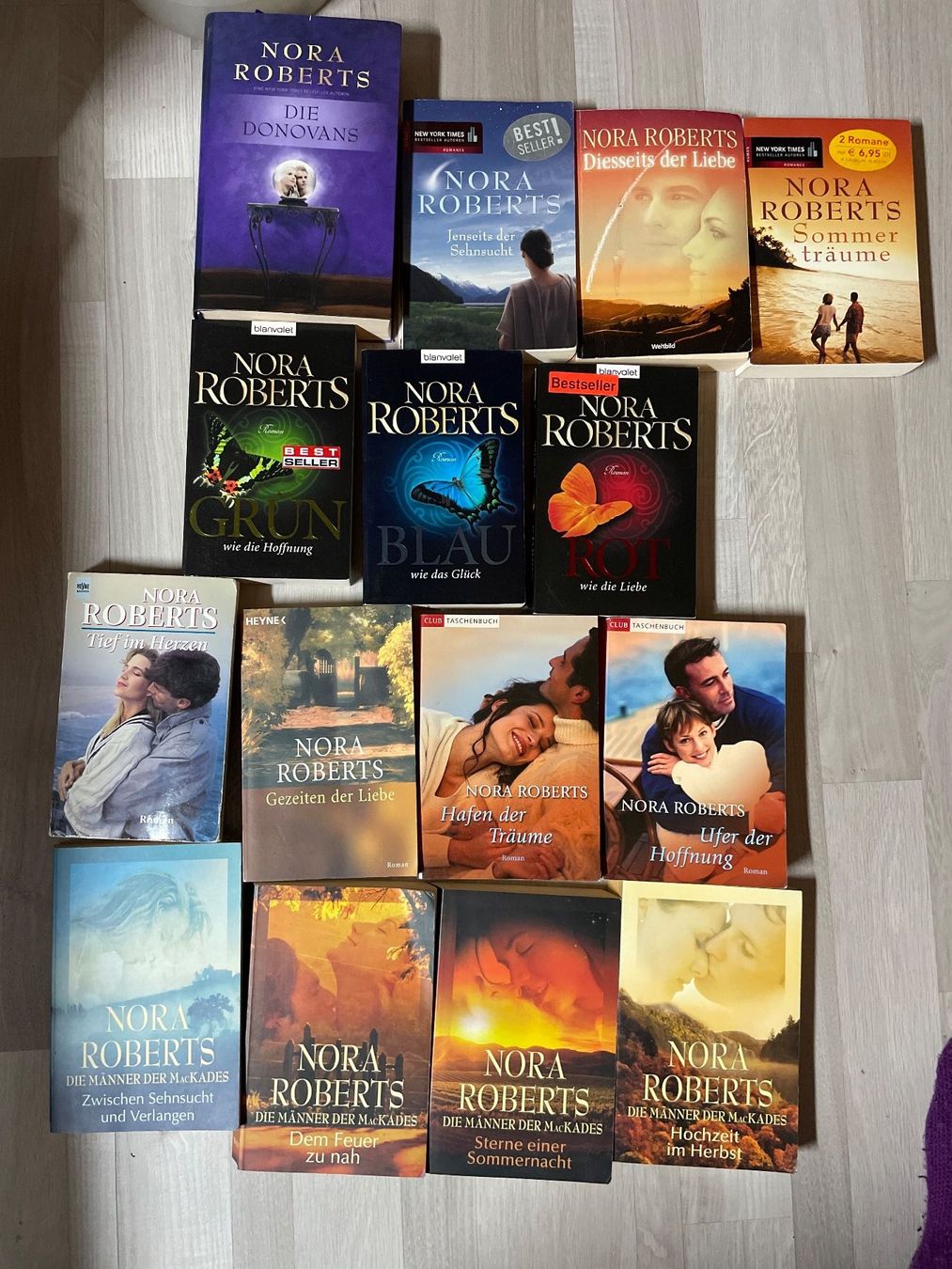 Libri: Nora Roberts 15 Stück – Usato da Kappelen venduto da Waloga