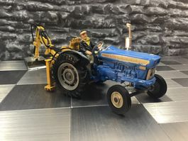 CORGI FORD SUPER MAJOR 500 1:43