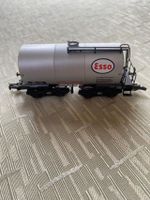 H0 Roco Kesselwagen der schwedischen Staatsbahn Esso Design.