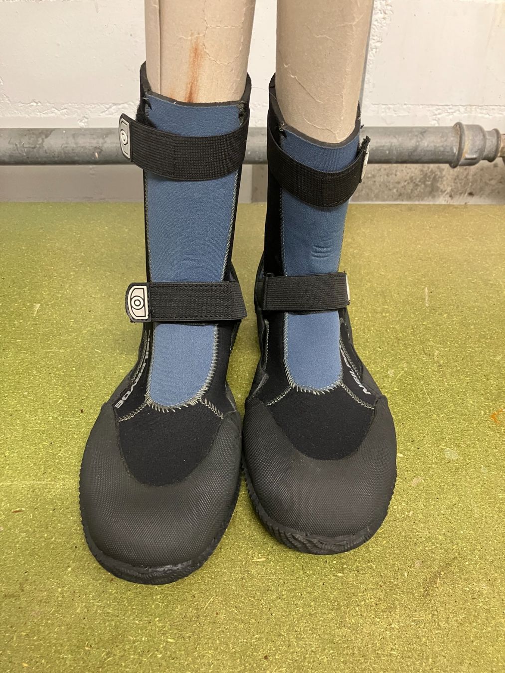 Herrenschuhe: Neoprenschuhe Neilpryde – Neu (gemäss Beschreibung) aus Lenk im Simmental von Jrg7410