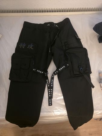 Techwear Cargo Hose schwarz mit Gurten und Taschen Neu
