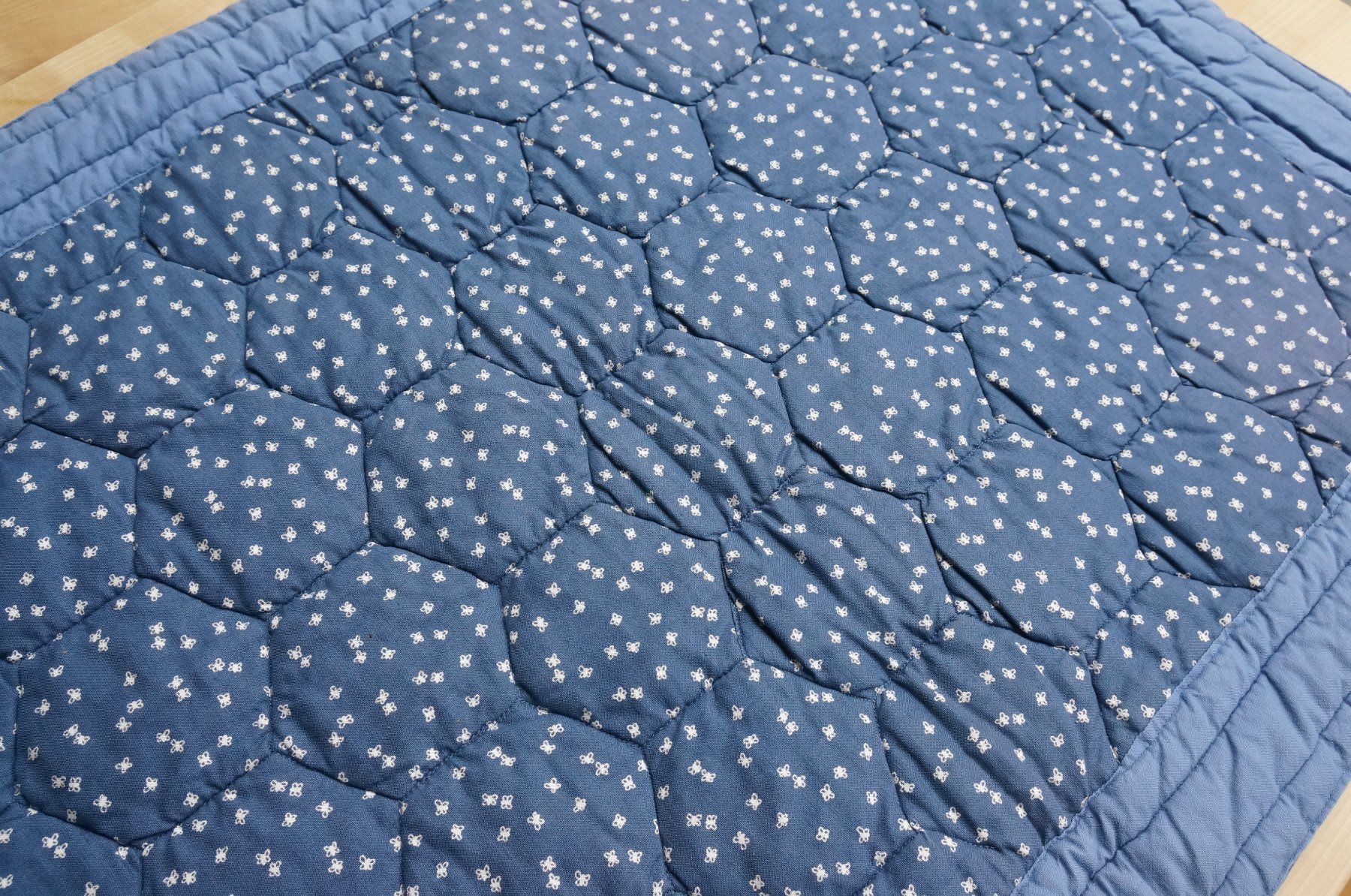 Coperte: Patchwork-Quilt "Tumbling Blocks", 60x80cm, handgequiltet – Usato da Ostermundigen venduto da Aldoc 6