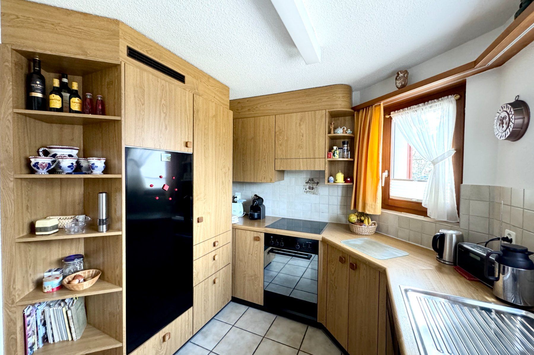 V-Zug Cucine complete: Occ. Küche inkl. Geräte – Usato da Wohlen AG venduto da Surus1 1