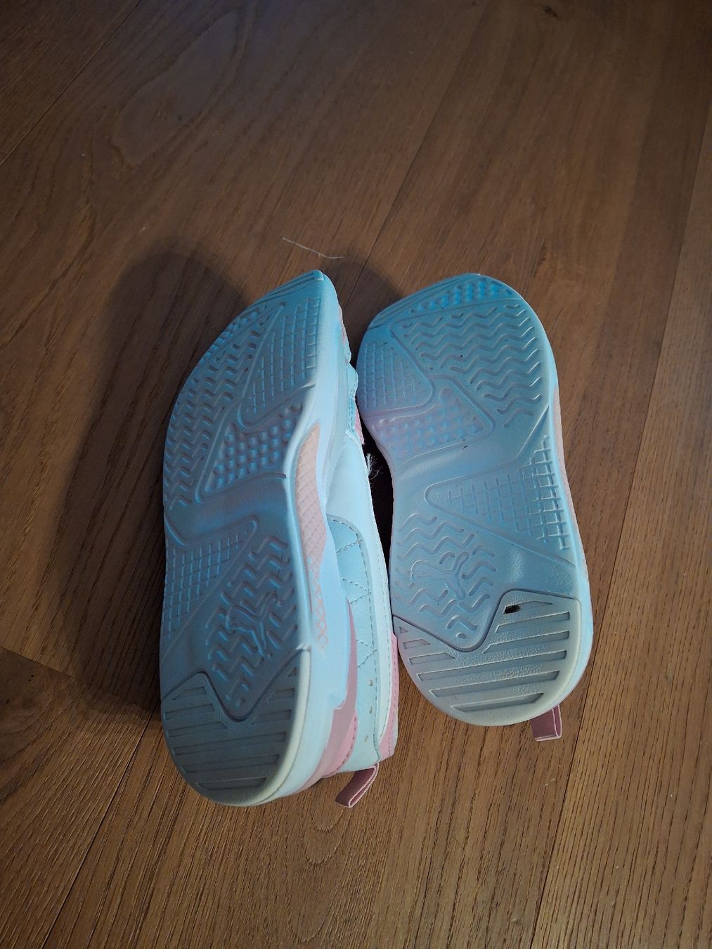 Puma Scarpe per ragazze: Hallenturnschuhe Puma Gr. 34 – Usato da Niederbipp venduto da Himbo62 2