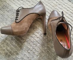 Bottines à plateforme en cuir , pointure 38.