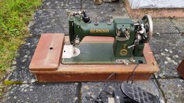 Machine à coudre antiquité Bernina