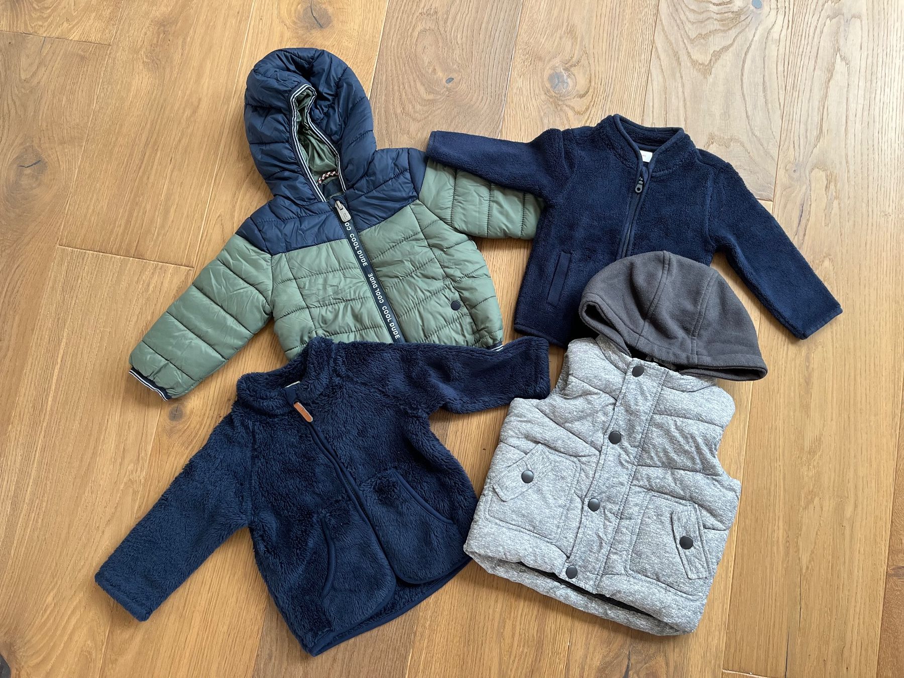 Lotti & Set di vestiti: Kleiderpaket Herbst/Winter, Junge, Gr. 68, 49 Teile – Usato da Zweidlen venduto da shiva34 8