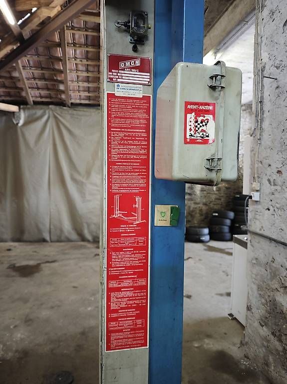 Piattaforme elevatrici & Crick: Lift ponte sollevatore auto – Usato da Taverne venduto da mar_v68c 2