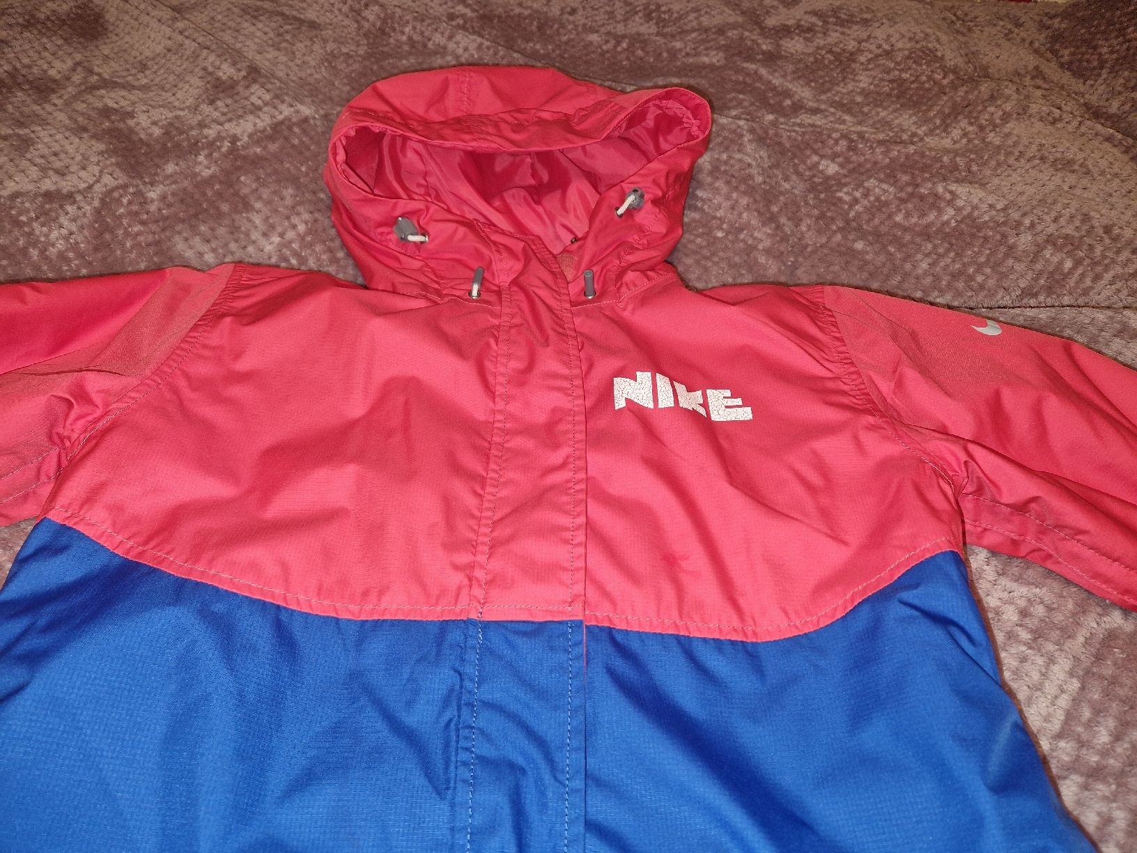 Nike Giacche & Cappotti: Nike Regen-und Windjacke Gr. L – Usato da Utzenstorf venduto da Ernie_und_Bert 4