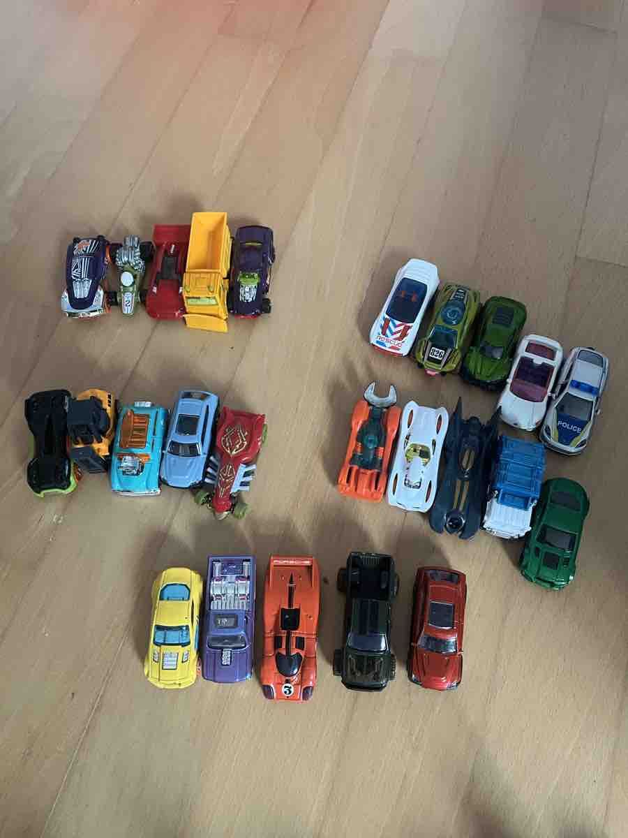 Hot Wheels Giocattoli: Spielzeugautos Hot Wheels – Usato da Amriswil venduto da Jen_90