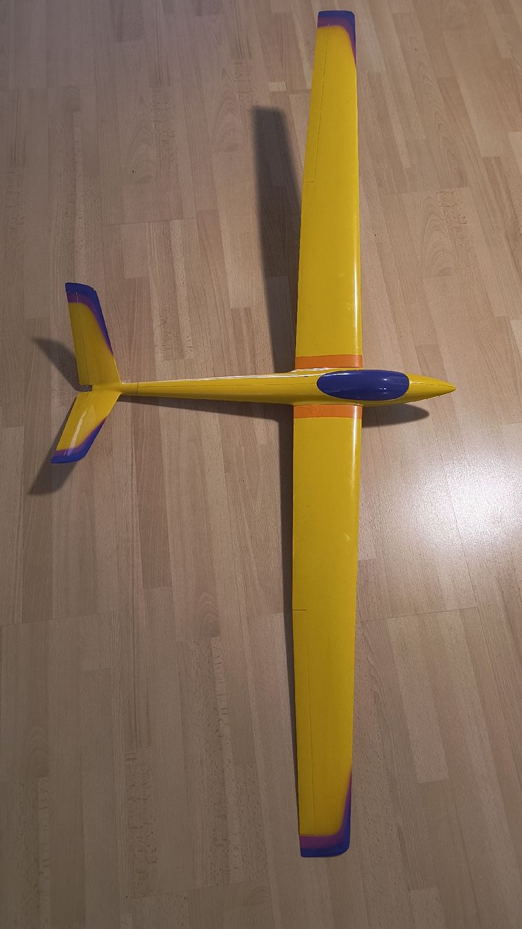 Gfk Modellismo RC: RC Segelflieger 146cm Spannweite – Difettoso da Emmenbrücke venduto da syl_xx2l