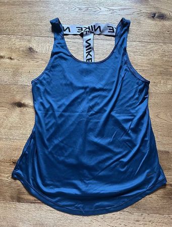 Nike Spirtshirt Grösse M 
