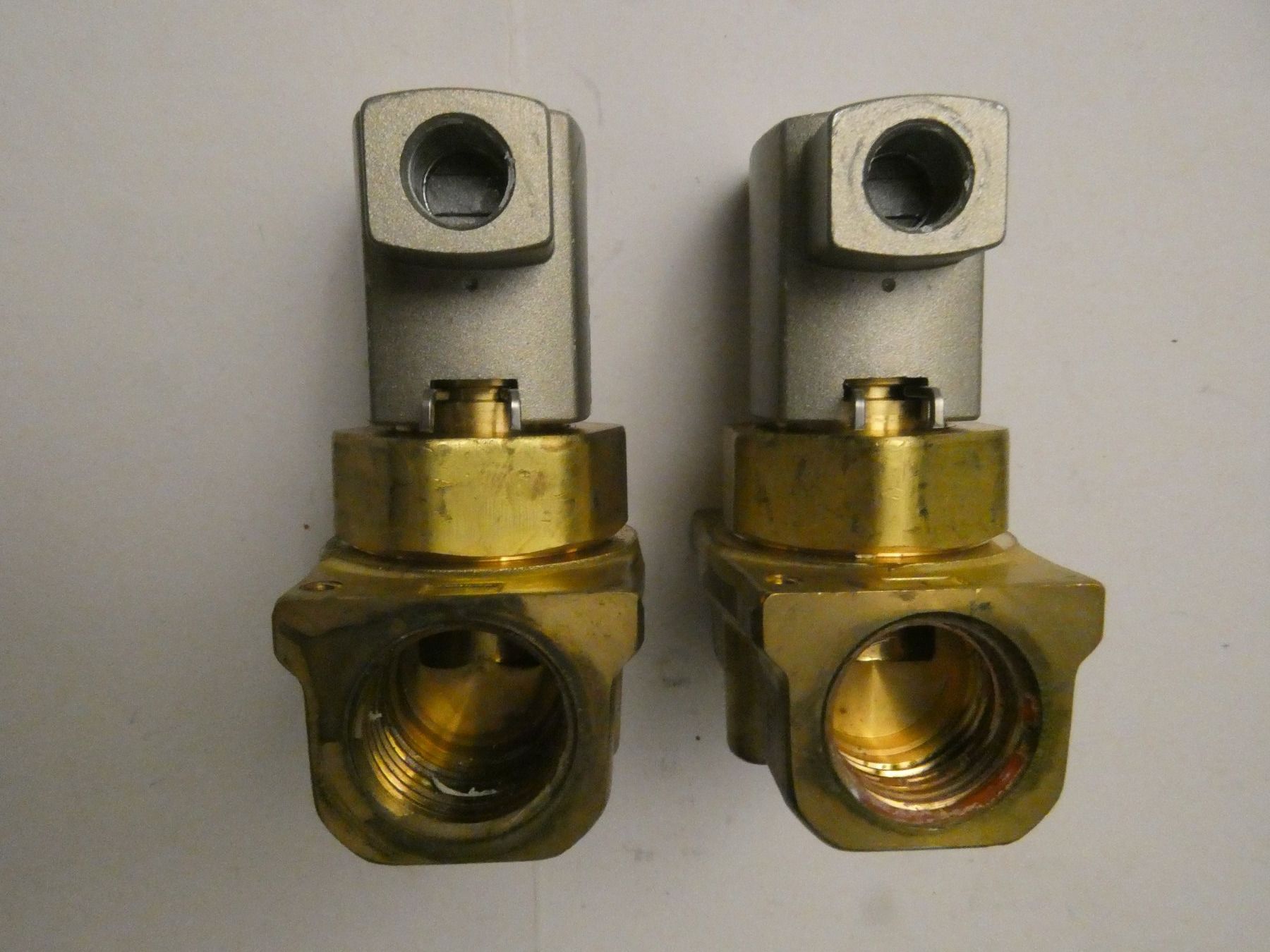 Altro per industria metallurgica: SMC 2/2 Wegeventil (2Stk. occ.) – Usato da Fulenbach venduto da Hach0 9