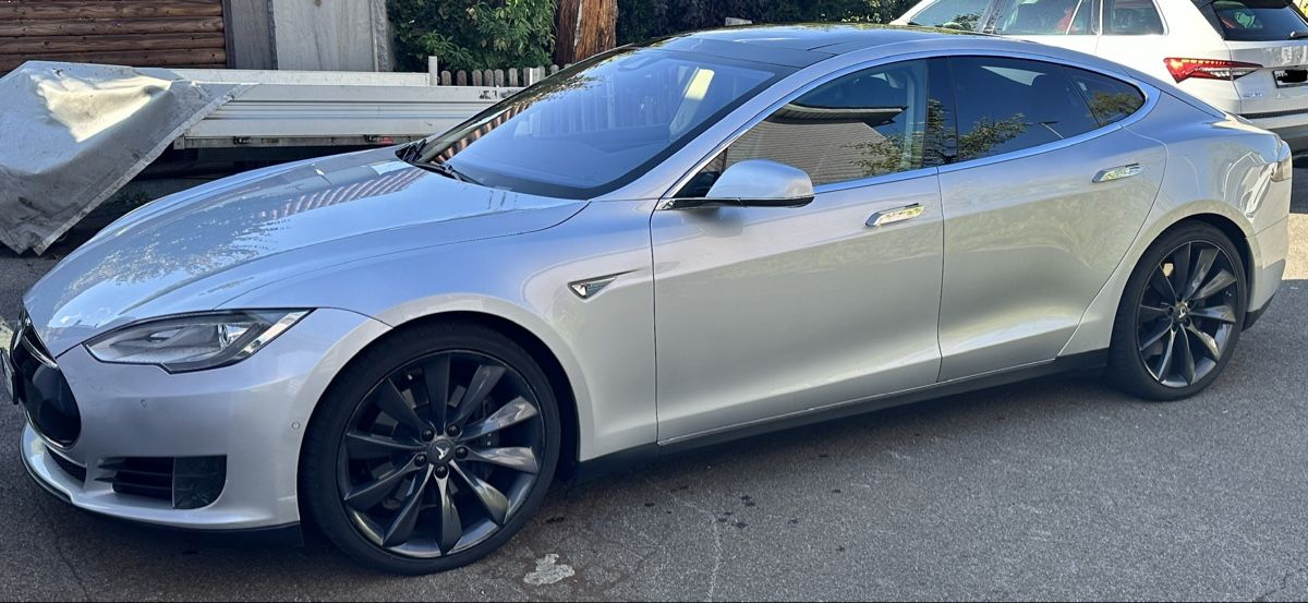 Tesla Automobili: Tesla Model S 85D mit Mfk – Usato da Suhr venduto da Portmann2005