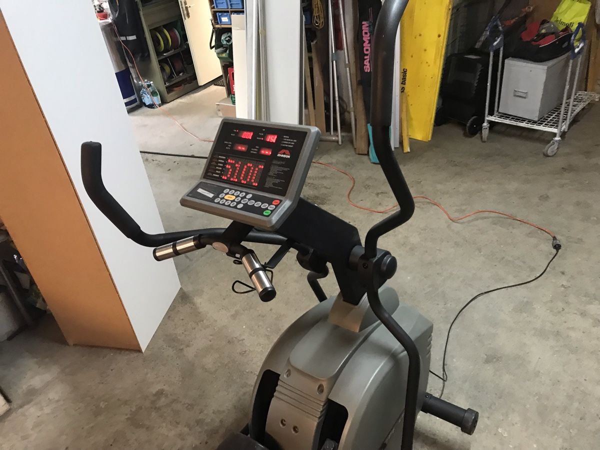 Hometrainer: Johnson Heimtrainer Ellipsentrainer -Crosstrainer Top Profi – Usato da Neuenhof venduto da Tvr2