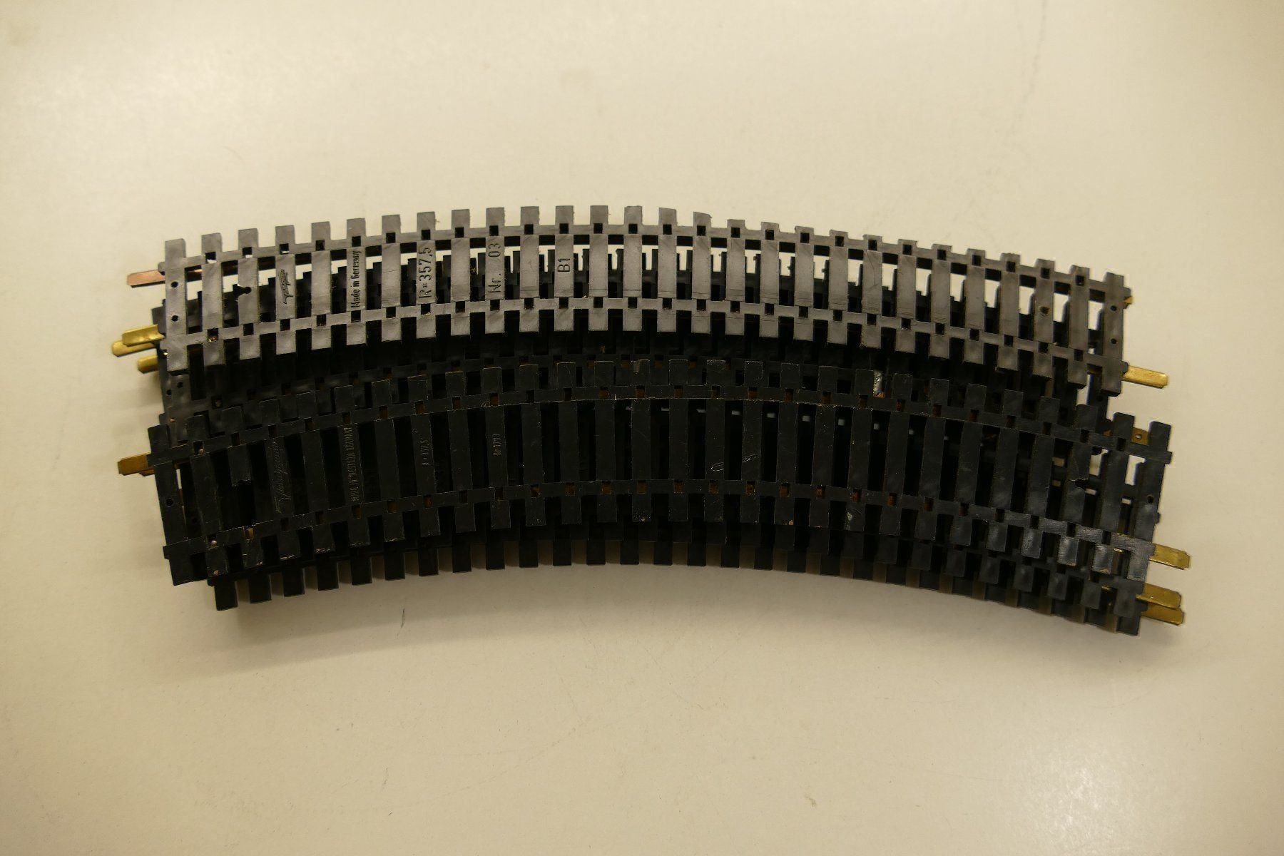Fleischmann Modelleisenbahnen: Fleischmann H0: 7xgebogenes Gleis 1703 – Gebraucht aus Niederhasli von rail-duerst 1