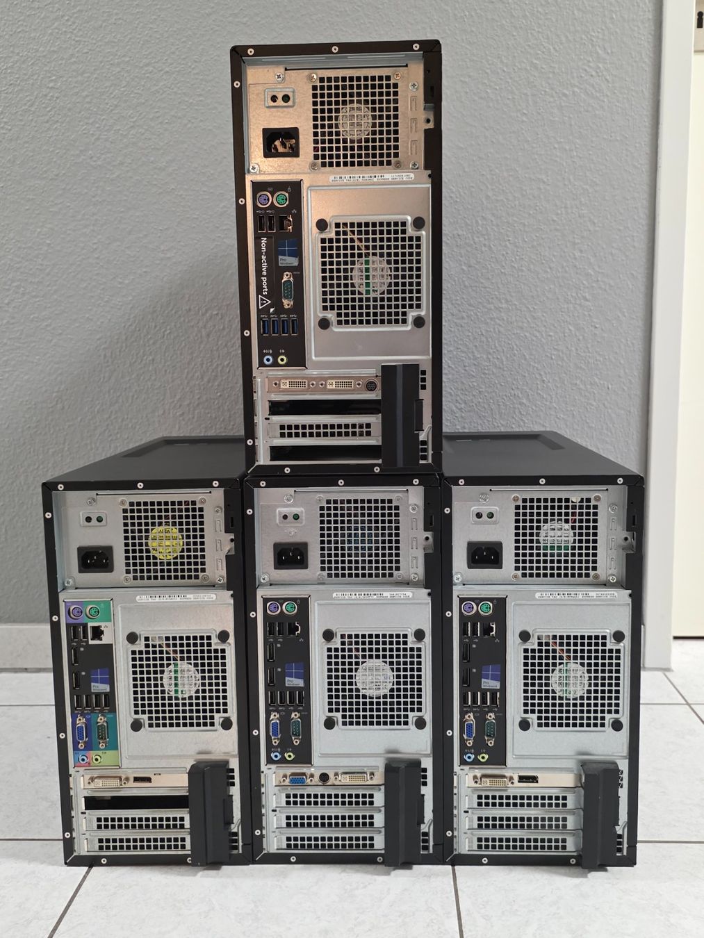 Dell PC: Zum Verkauf stehen 4 Dell Tower-PCs – Usato da Lausen venduto da -Vendetta- 5