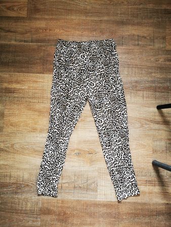 Leoprint Hose von H&M, Grösse M/L, perfekt für den Frühling!