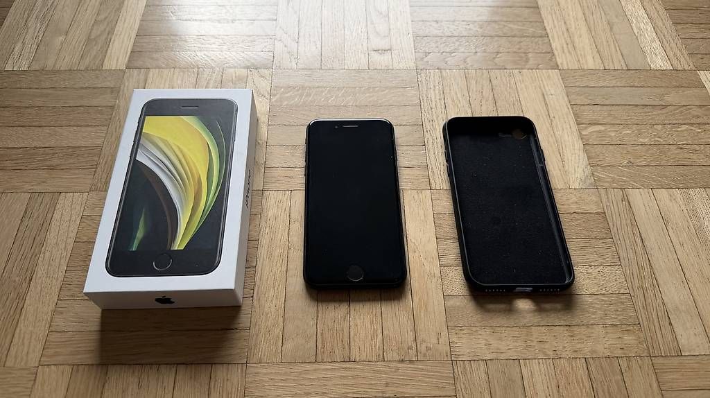Apple Handys / Smartphones: Apple iPhone 7  32 GB  OVP + Case <=== – Gebraucht aus Zug von Sirrider