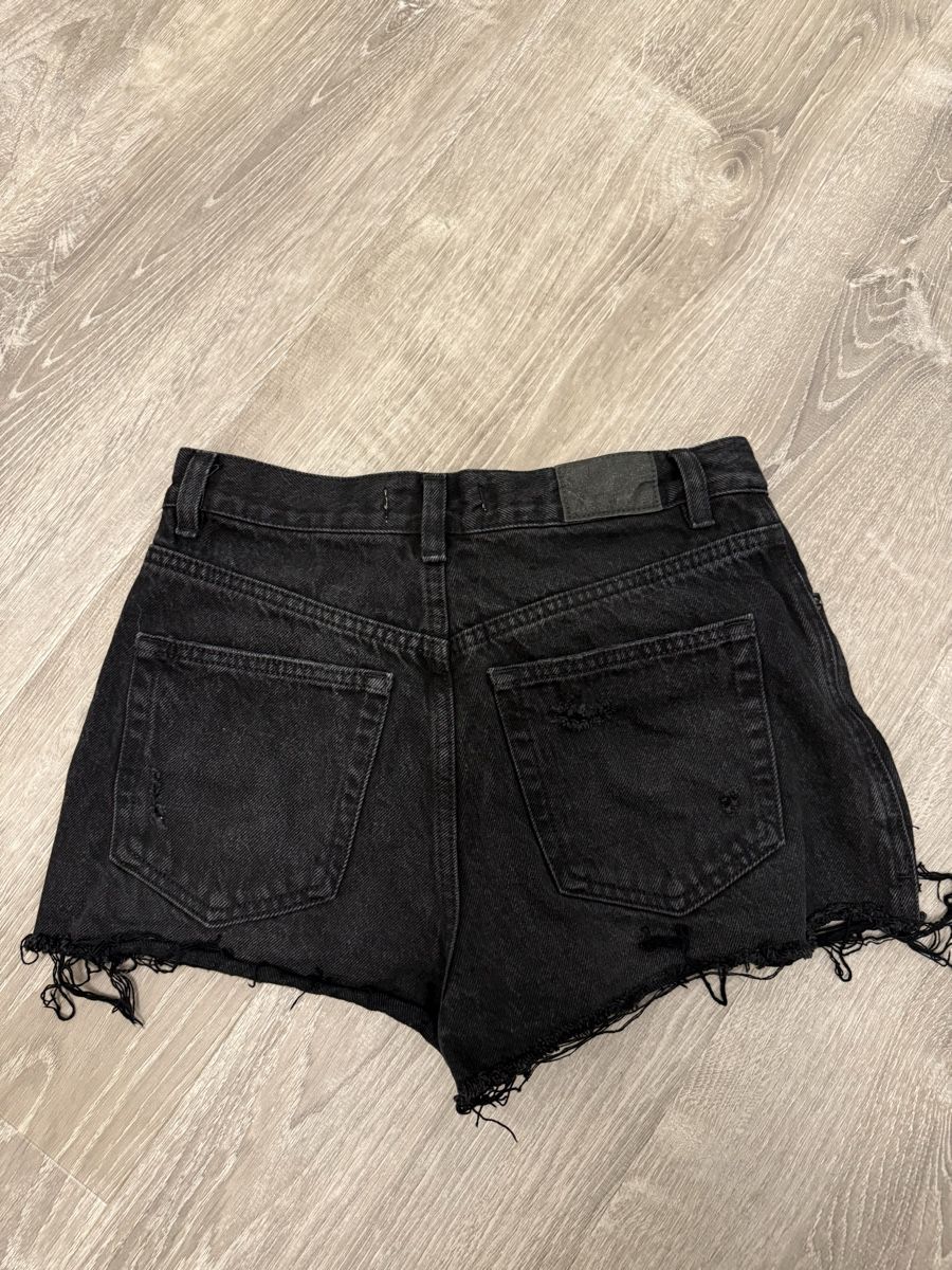 Pull&Bear Jeans: Pull&Bear Jeansshorts schwarz Grösse 36 – Neuf (Voir description) à Frauenfeld par sharonhabrik 3