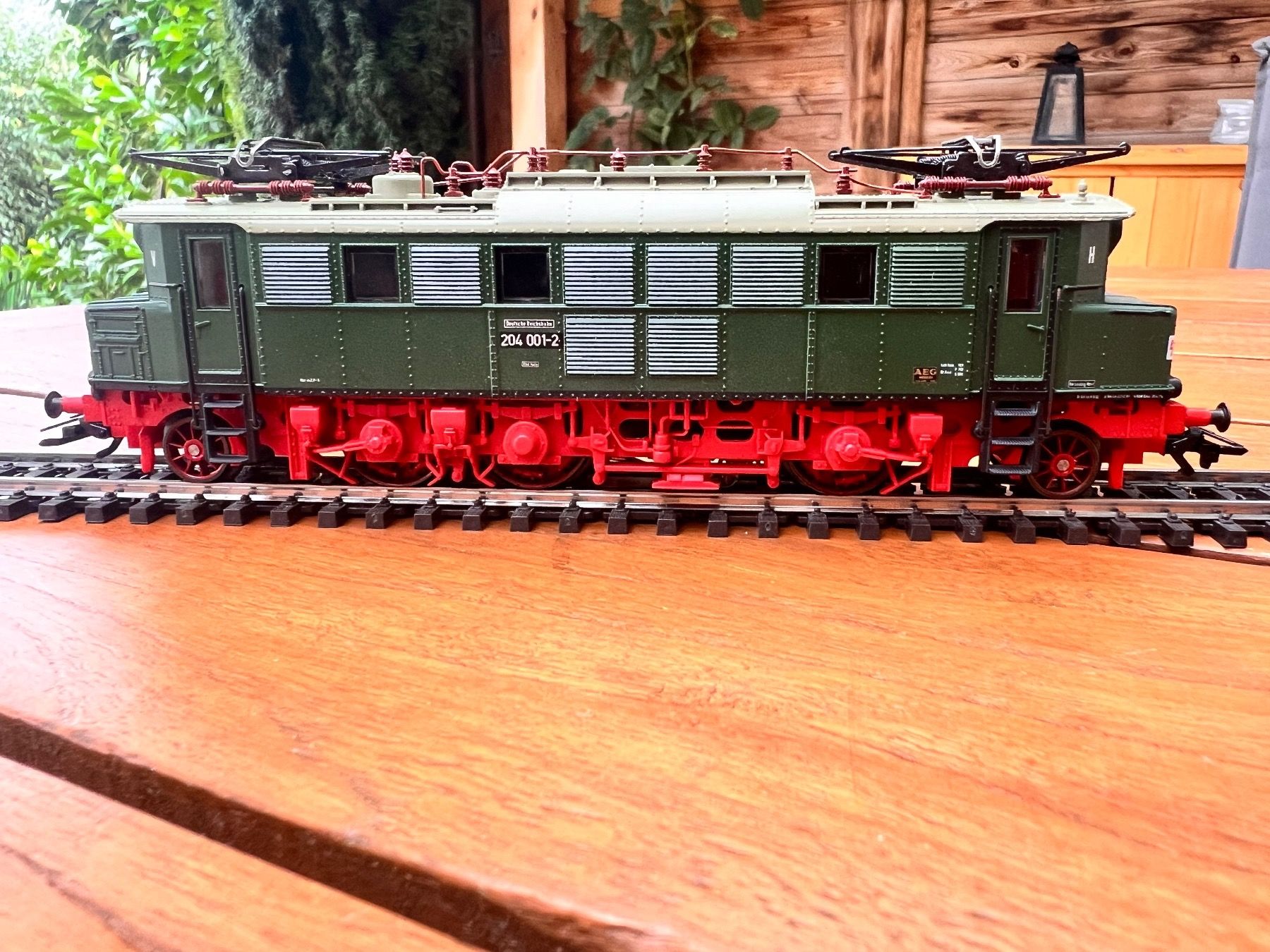 Märklin Modellini di ferrovie: DR-E-Lok BR E 204  Märklin 3449 H0 – Nuovo e nell'imballaggio originale da Gelterkinden venduto da Railroader