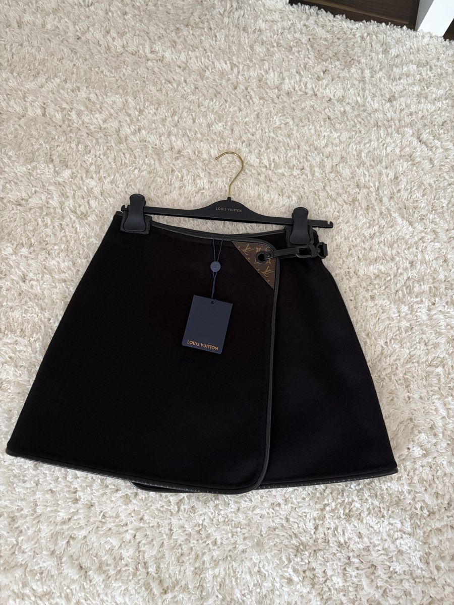 Louis Vuitton Gonne: Louis Vuitton Mini A-Line Wrap Rock Grösse 36 – Nuovo e nell'imballaggio originale da Giebenach venduto da Su99 1