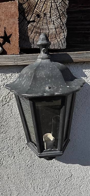 Lampade: Aussenlampe  – Usato da Matten(St.Stephan) venduto da ren_r8tw