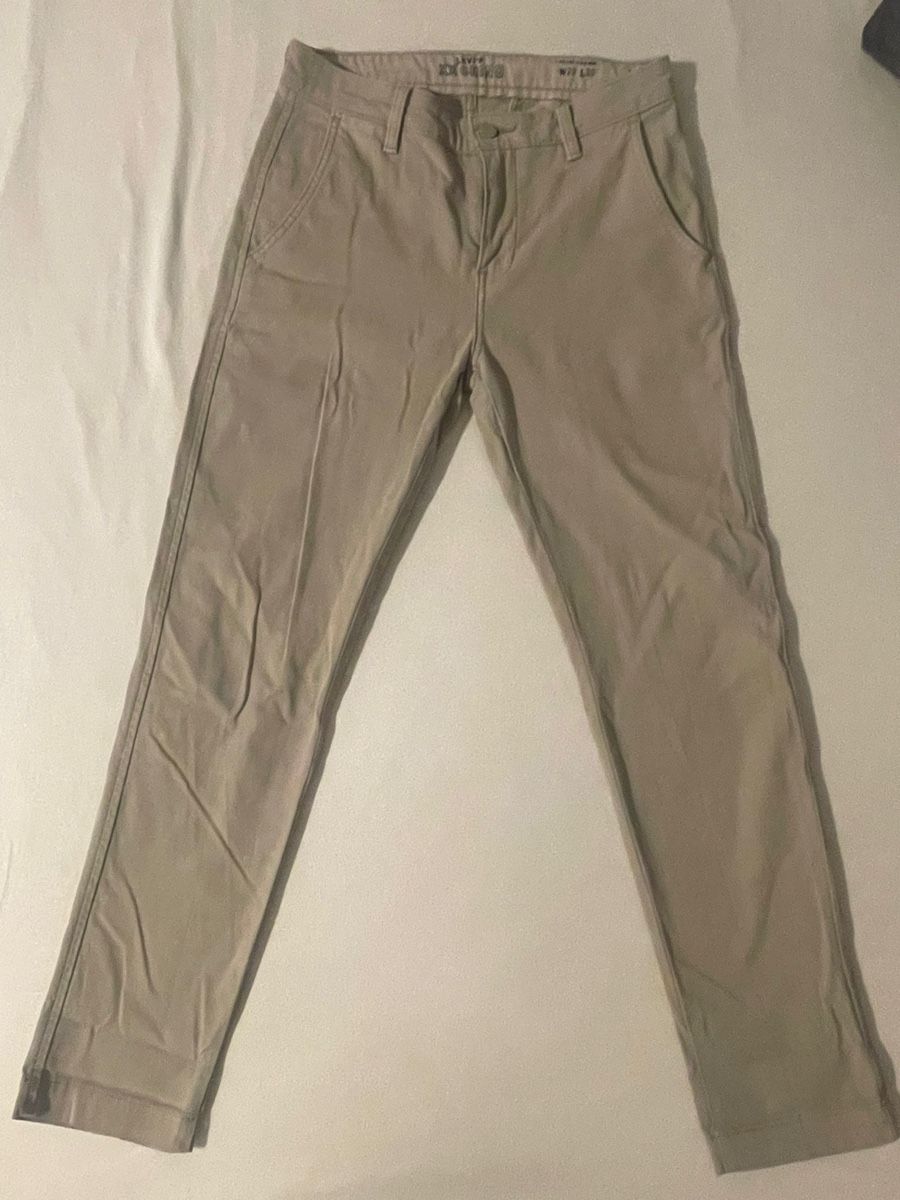 Pantaloni: Levi’s Slim Taper Beige – Nuovo (secondo la descrizione) da Eschen venduto da Lena_d_3 1