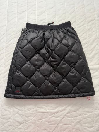 Jupe matelassée noire FIRE + ICE taille S, idéale pour l'...