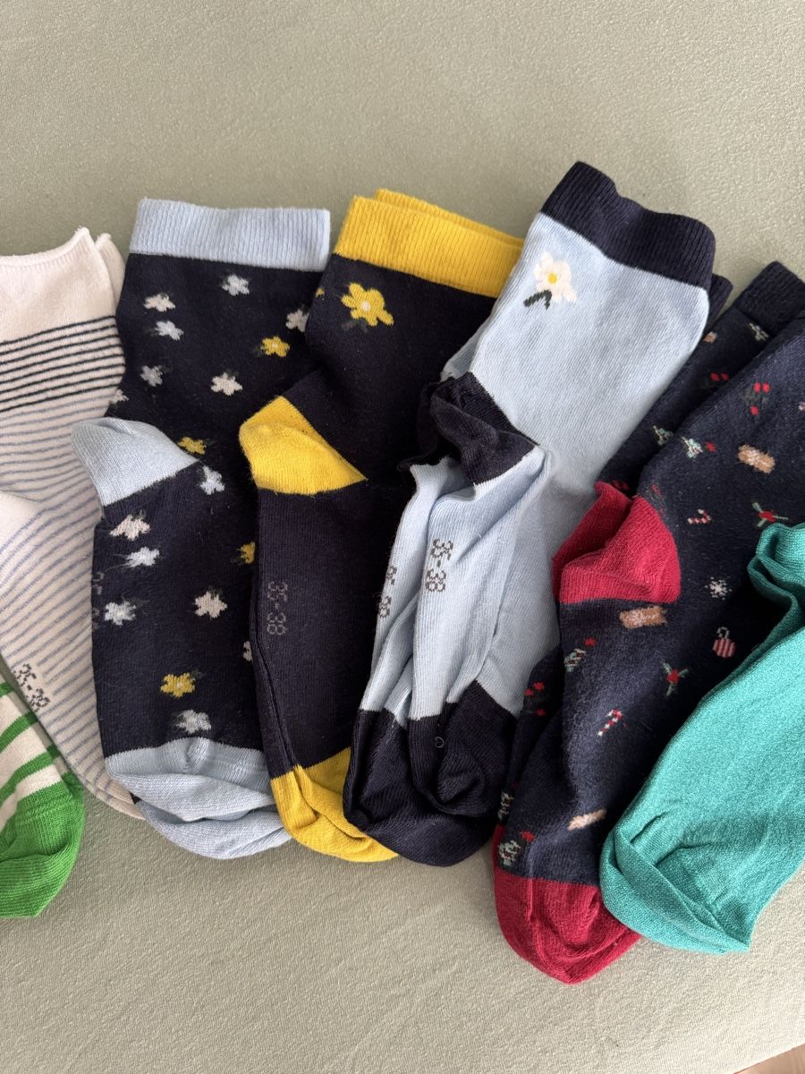 Socken: 9 Paar Socken Gr. 35-38 teils NEU – Gebraucht aus Morschach von jeanhenrifabre 2