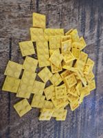 lego 3022 lot de 60 pièces Yellow Plate 2 x 2