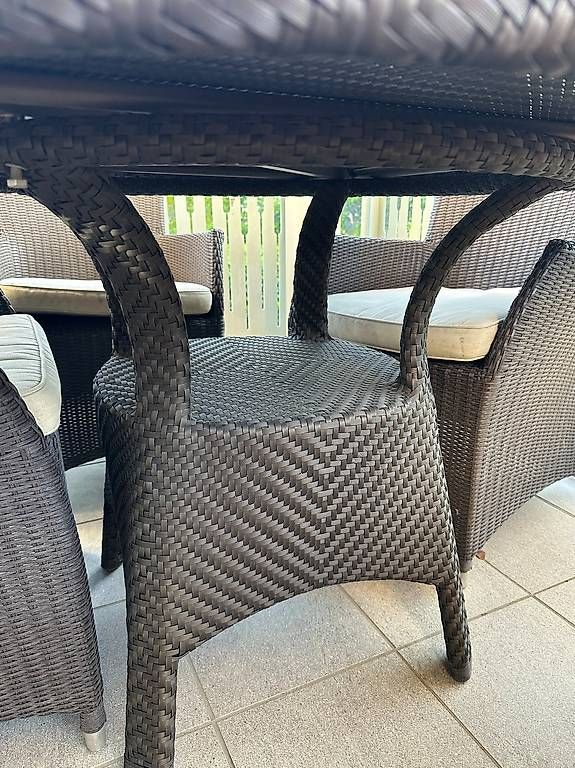 Set di tavolo e panche: Gartentisch mit 4 Stühlen – Usato da Neerach venduto da Sumihaus 3