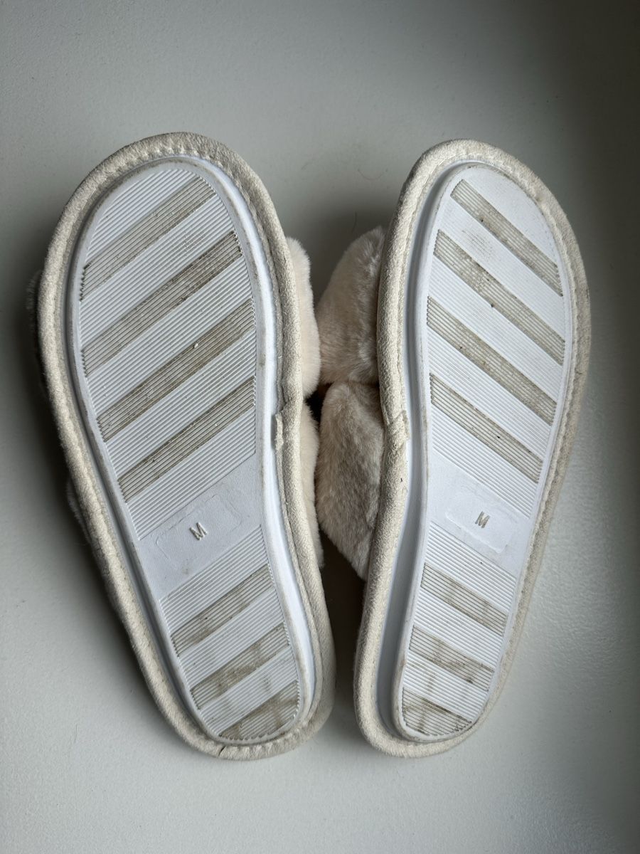 Scarpe da donna: Warm ecru white / beige house shoes – Nuovo (secondo la descrizione) da Uster venduto da Monika_OB 5