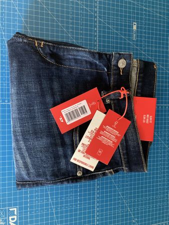 Diesel • D-Strukt • 2019 • 09L61 • W33 L32