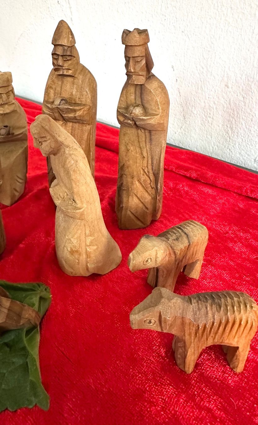 Statuette: Krippenfiguren aus Olivenholz – Usato da Zürich venduto da brazerola 2
