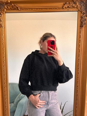 Pull & Bear. Kurze Kapuze Sweat. Schwarz. Gr. S.