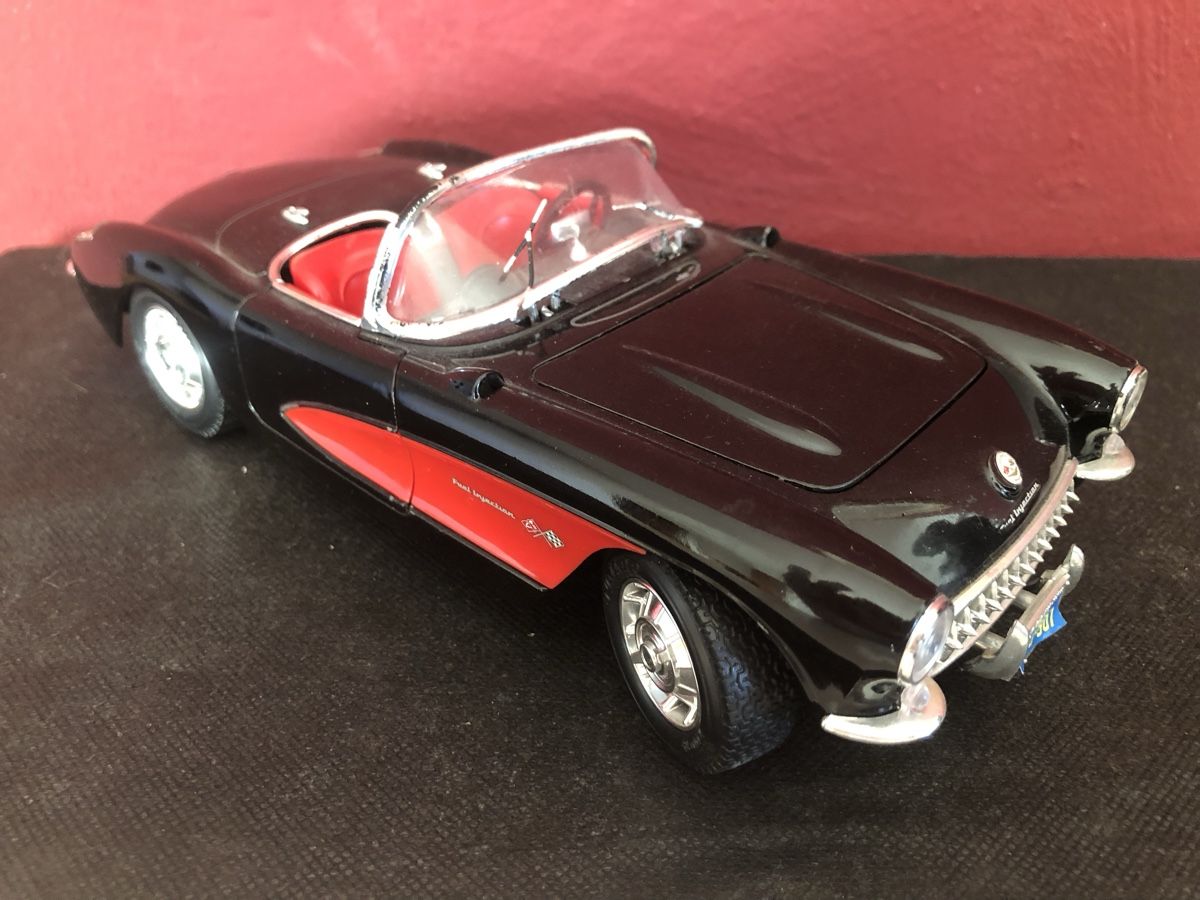 Chevrolet Modellini d'auto: Chevrolet Corvette 1957 (Modellauto) – Usato da Regensdorf venduto da Omega1300 2