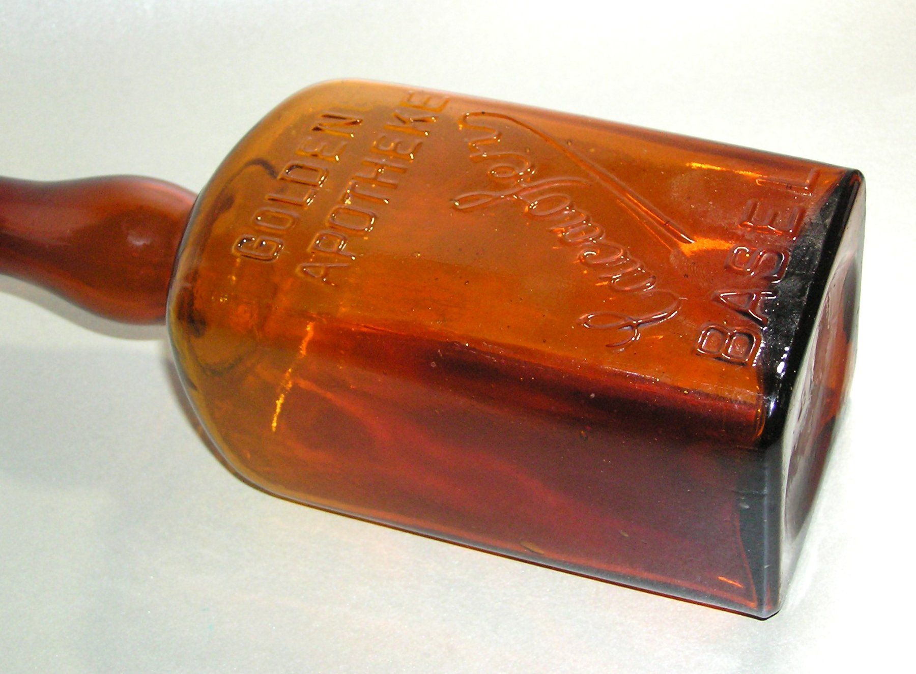 Bottiglie: Alte Apothekerflasche Golden Apotheke Basel – Usato da Grenchen venduto da Antique-hunter 5
