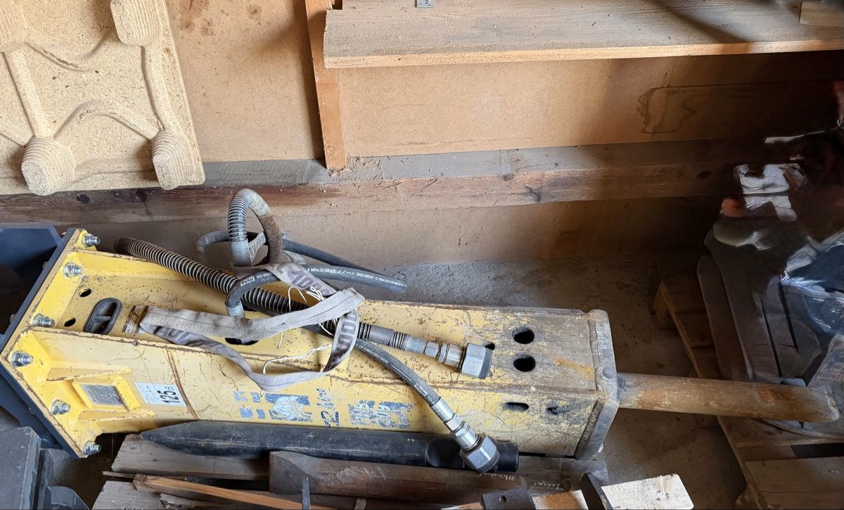 Escavatori: Abbauhammer 8-12 Tonnen – Usato da Buchs SG venduto da cayenneturbo96