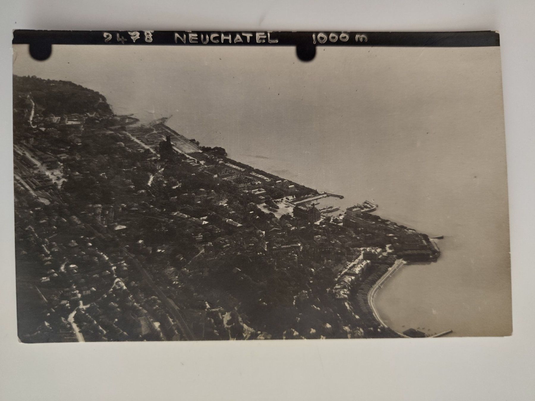 Cartoline postali: Luftaufnahme Neuchatel 1000m uralt – Usato da Ohmstal venduto da Lebensfreude05