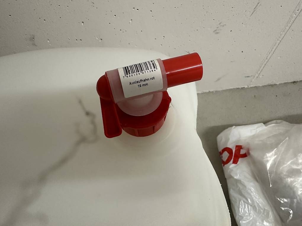 Tränken & Tröge: Tank Wasser – Gebraucht aus Zürich von georg17 1