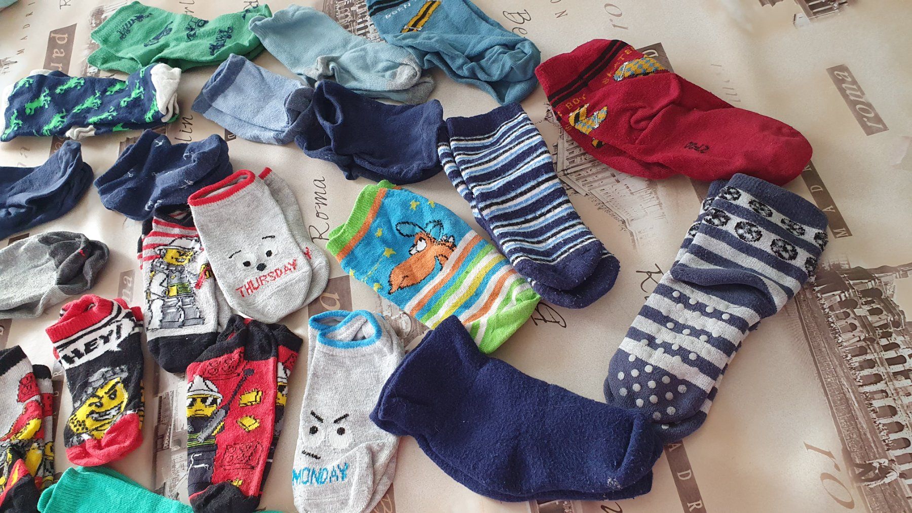 Socken für Kinder: Sockenpaket ab Gr. 19 - Sneaker, Lego, ABS, etc – Gebraucht aus Staufen von Fleby84 3