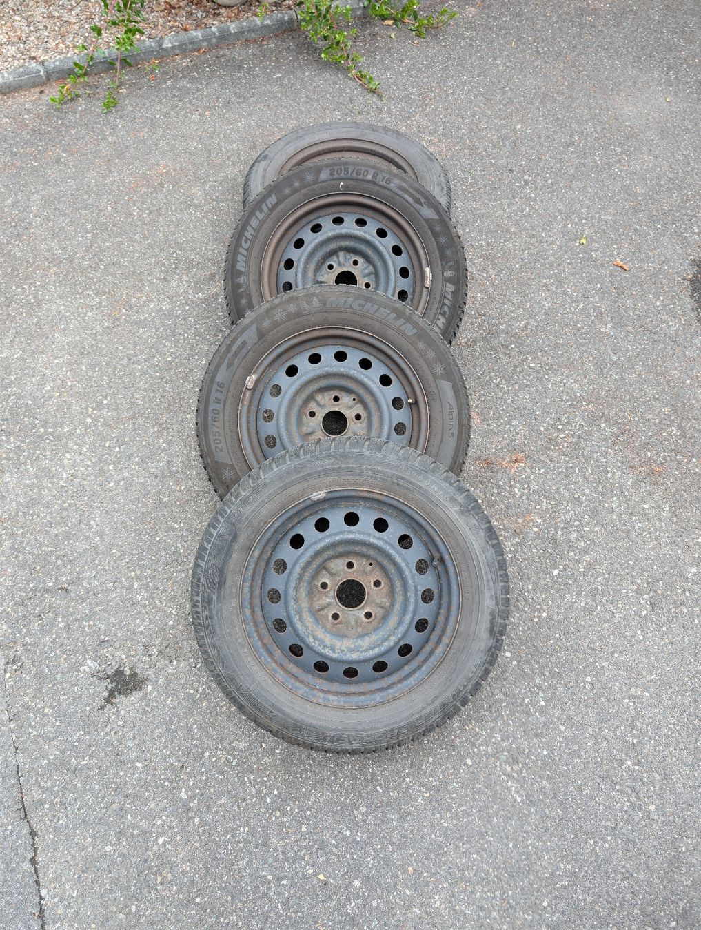 Pneus & Roues: 4 roues Toyota Auris – D'occasion à Laconnex par mar_l6qc 1