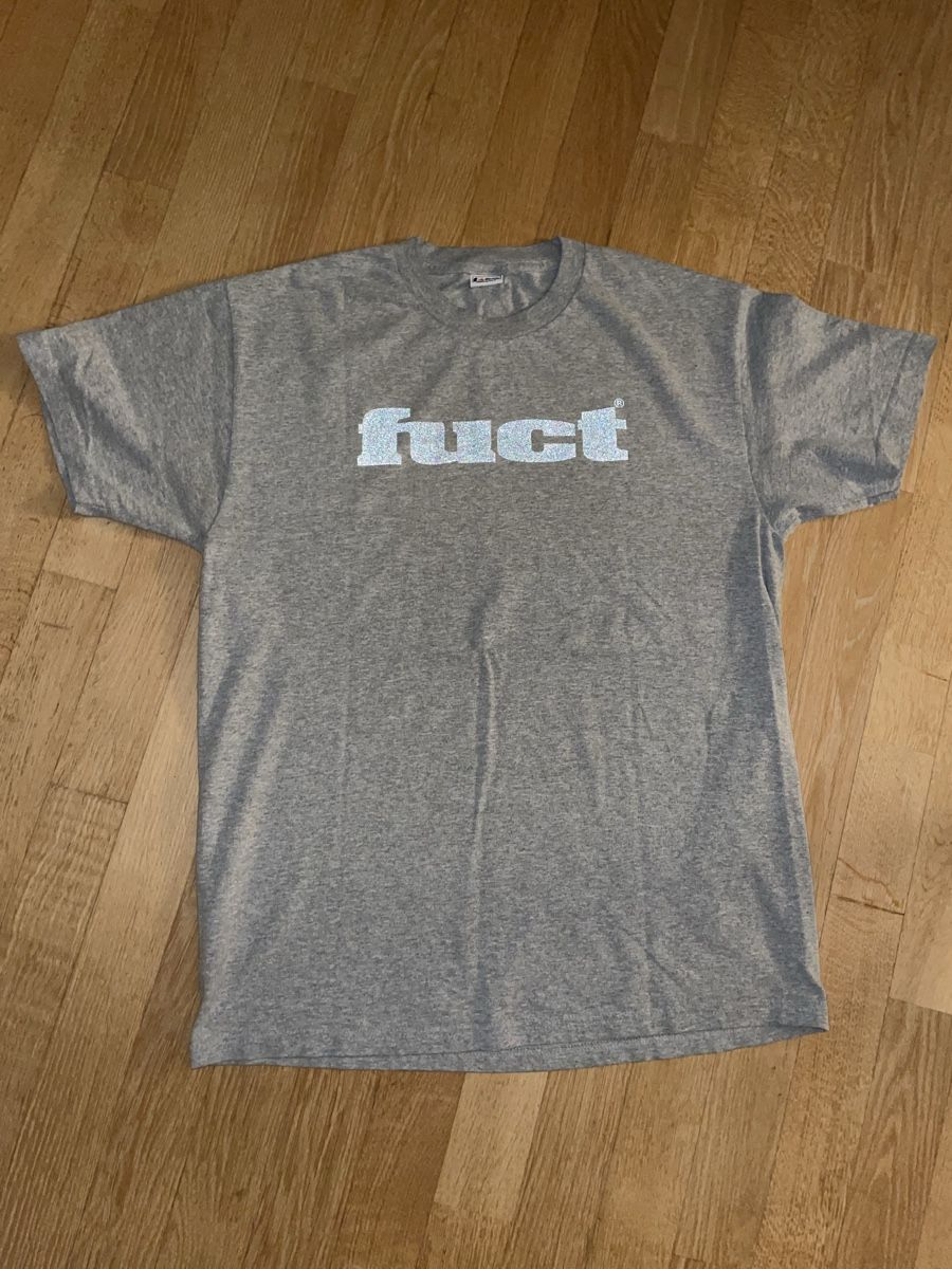 T-Shirts: FUCT VINTAGE LARGE TEE VERY GOOD CONDITION – Gebraucht aus Basel von aharon.no1