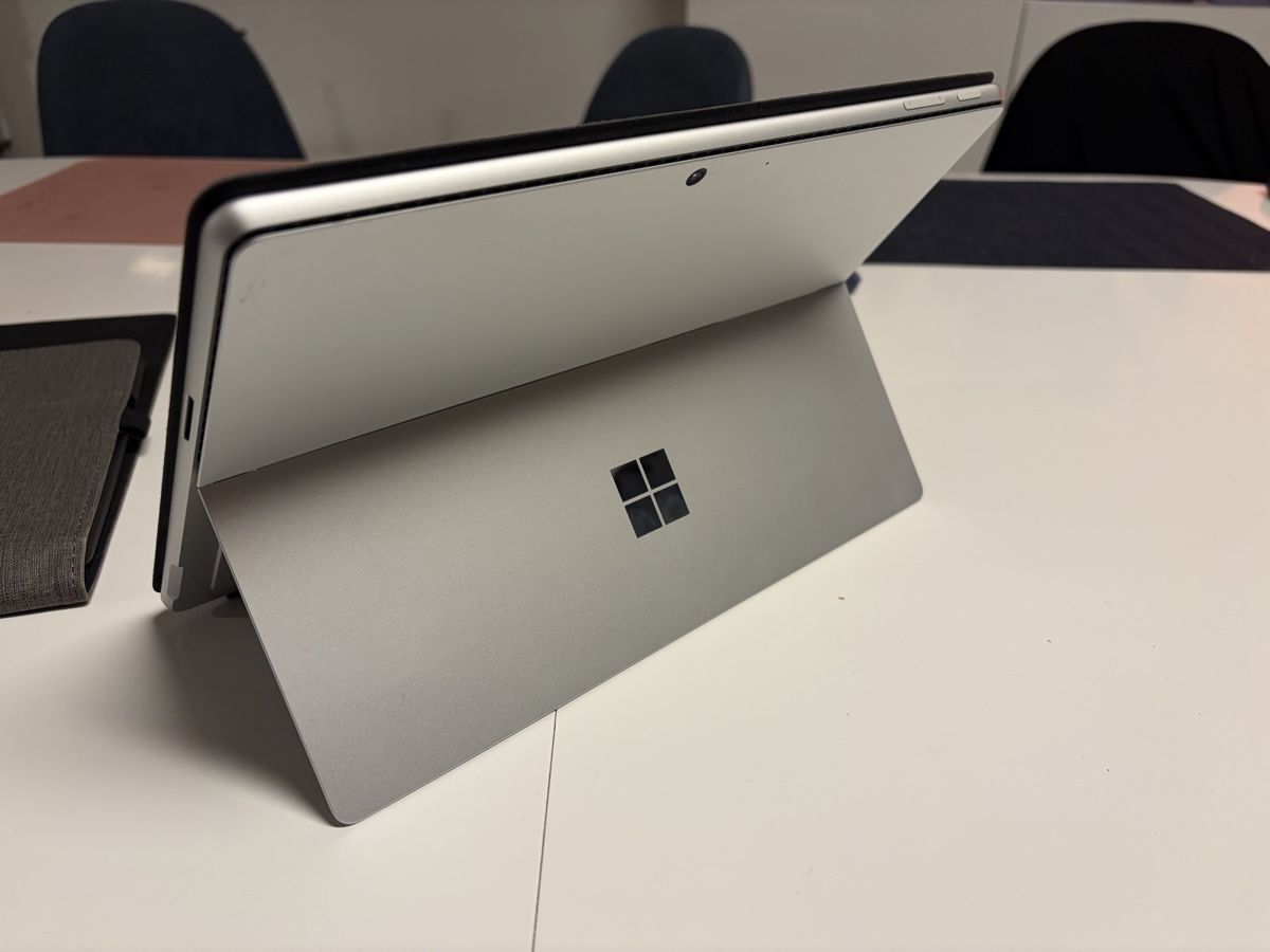 Microsoft Portables: Ordinateur Microsoft Surface Pro 11 avec tablette et stylo – Neuf (Voir description) à Brent par NooK_CH 1
