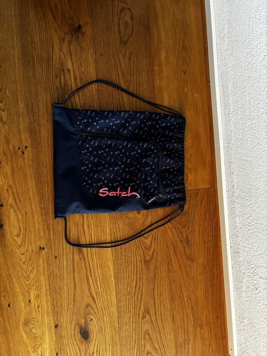 Satch Borse & Zaini: Satch Thek Rucksack dunkelblau – Usato da Benglen venduto da sunita82 1