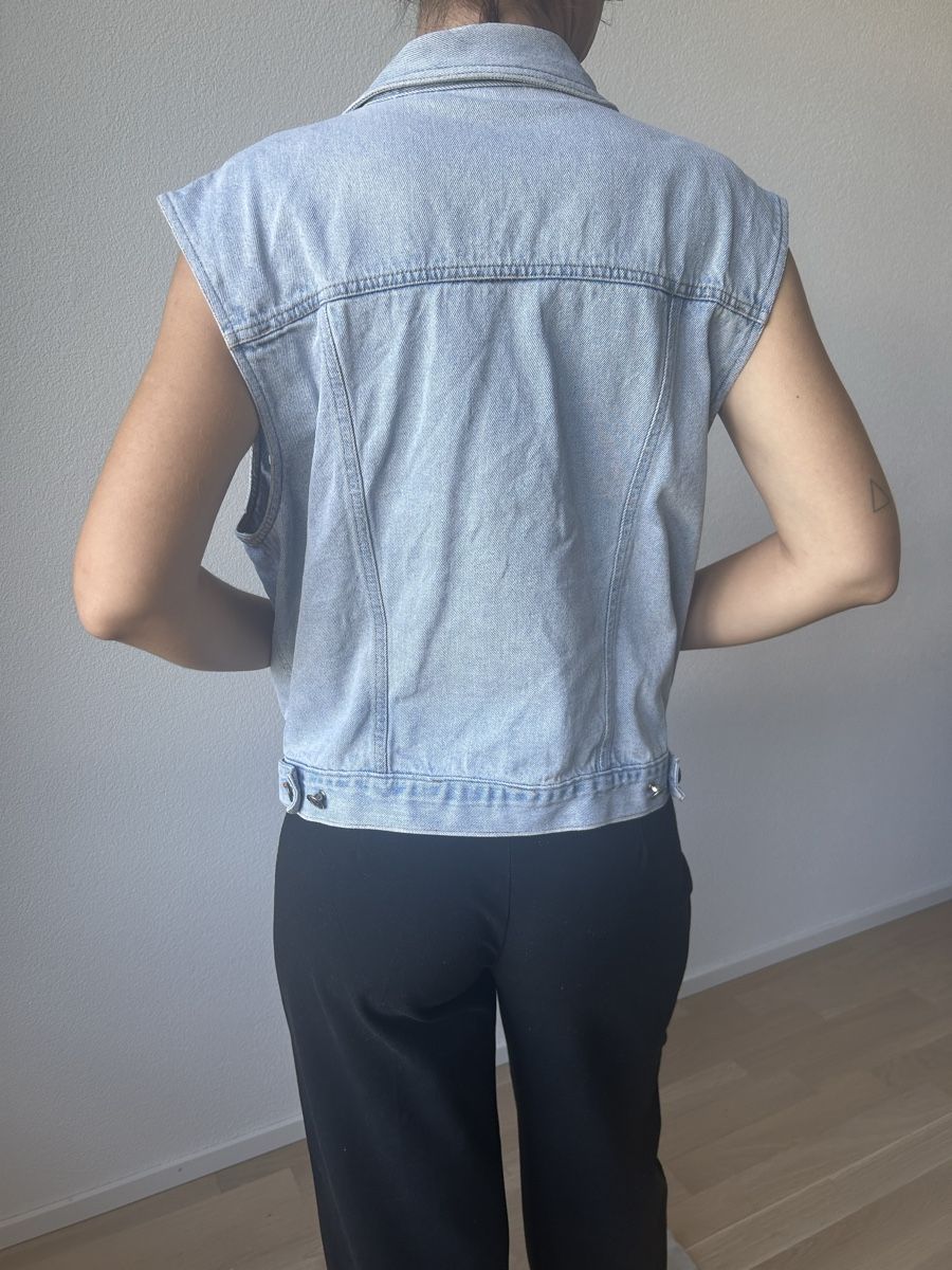 Gilet & Giacche: VINTAGE Jeans Weste hellblau – Usato da Zürich venduto da JN-MZ67676767 1