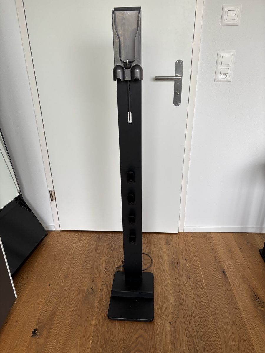 Dyson Staubsauger & Zubehör: Dyson V10 + Ständer und 5 Düsen – Gebraucht aus Sursee von aur_75qq 8